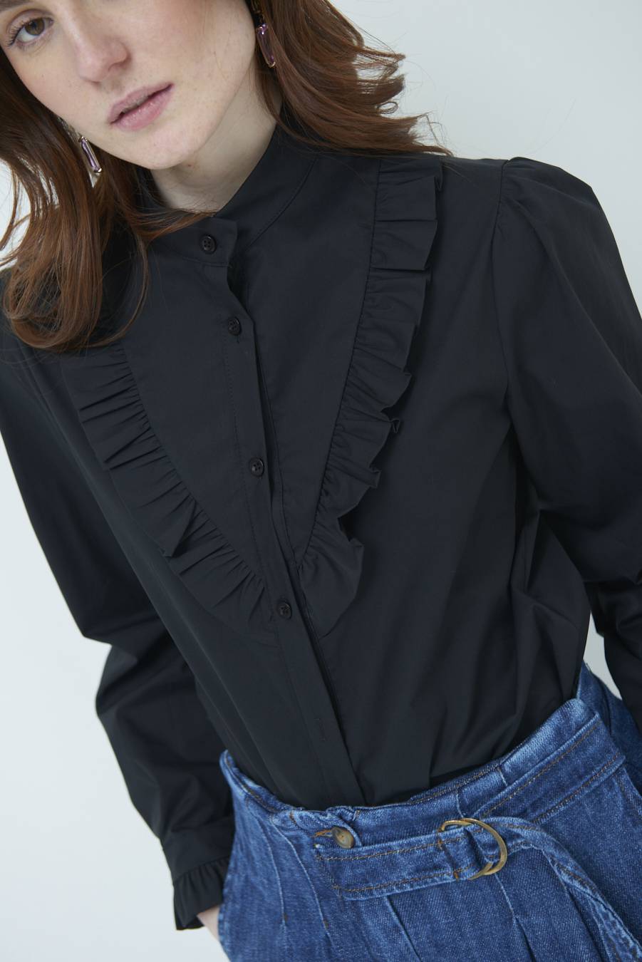 Kikisix CAMICIA CON ROUCHE NERO In Linea | Abbigliamento